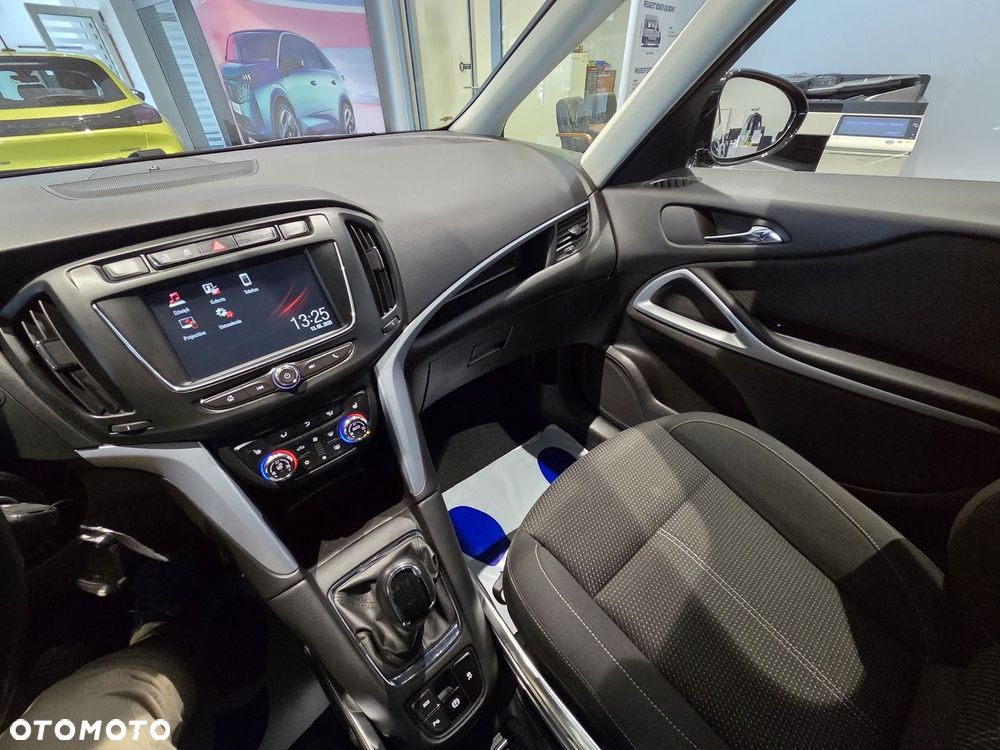 Opel Zafira - 23
