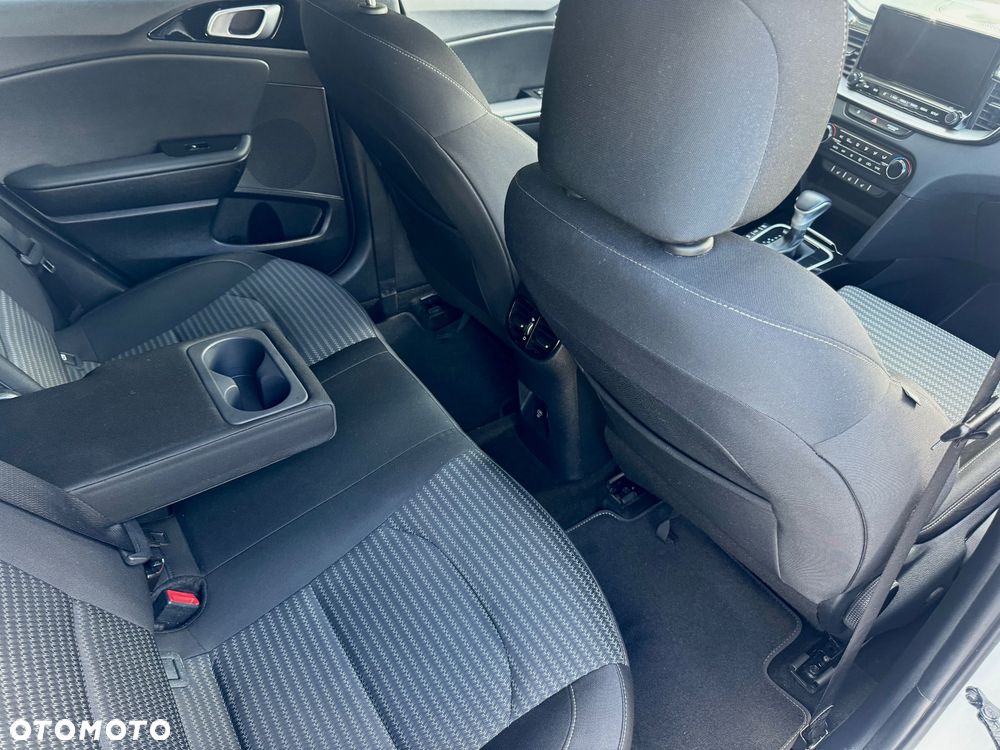 Kia Ceed 1.6 CRDi mHEV Business Line DCT - 14