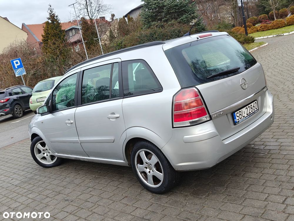 Opel Zafira 1.9 CDTI - 37
