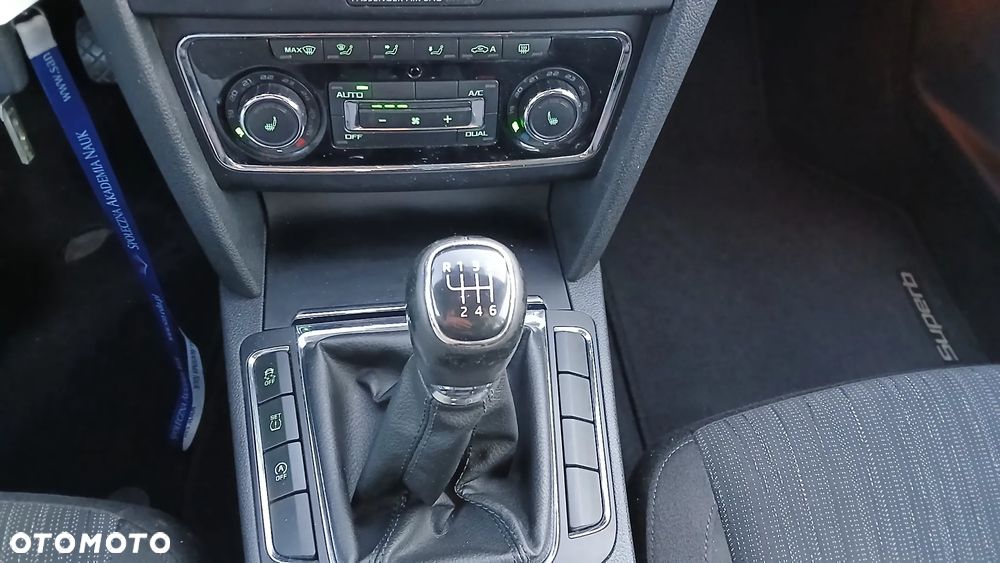 Skoda Superb 1.6 TDI GreenLine - 27