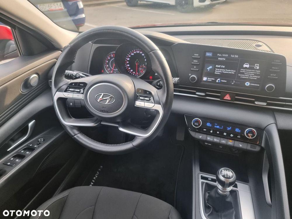 Hyundai Elantra 1.6 Smart - 27