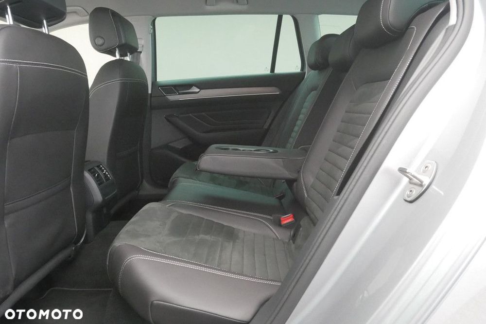 Volkswagen Passat Variant 2.0 TSI Elegance DSG - 15