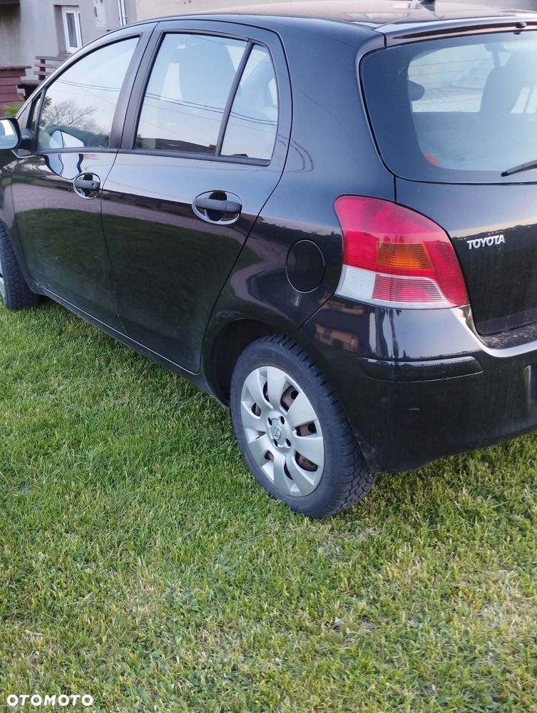 Toyota Yaris - 4