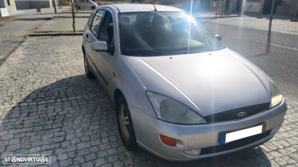 Ford Focus 1.4 Ambiente - 2