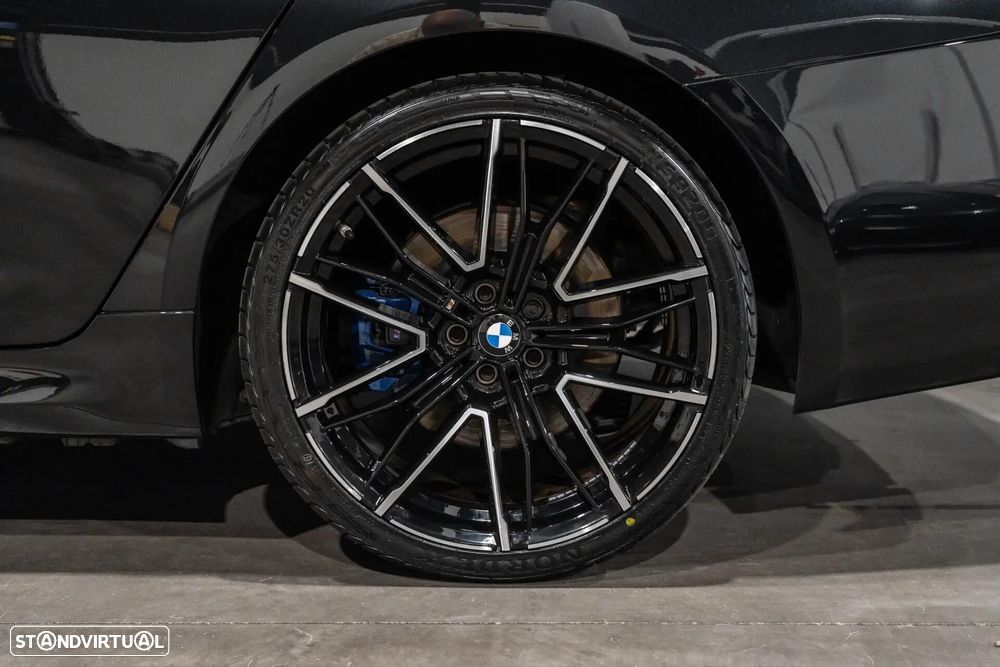 BMW 530 e Pack Desportivo M - 29