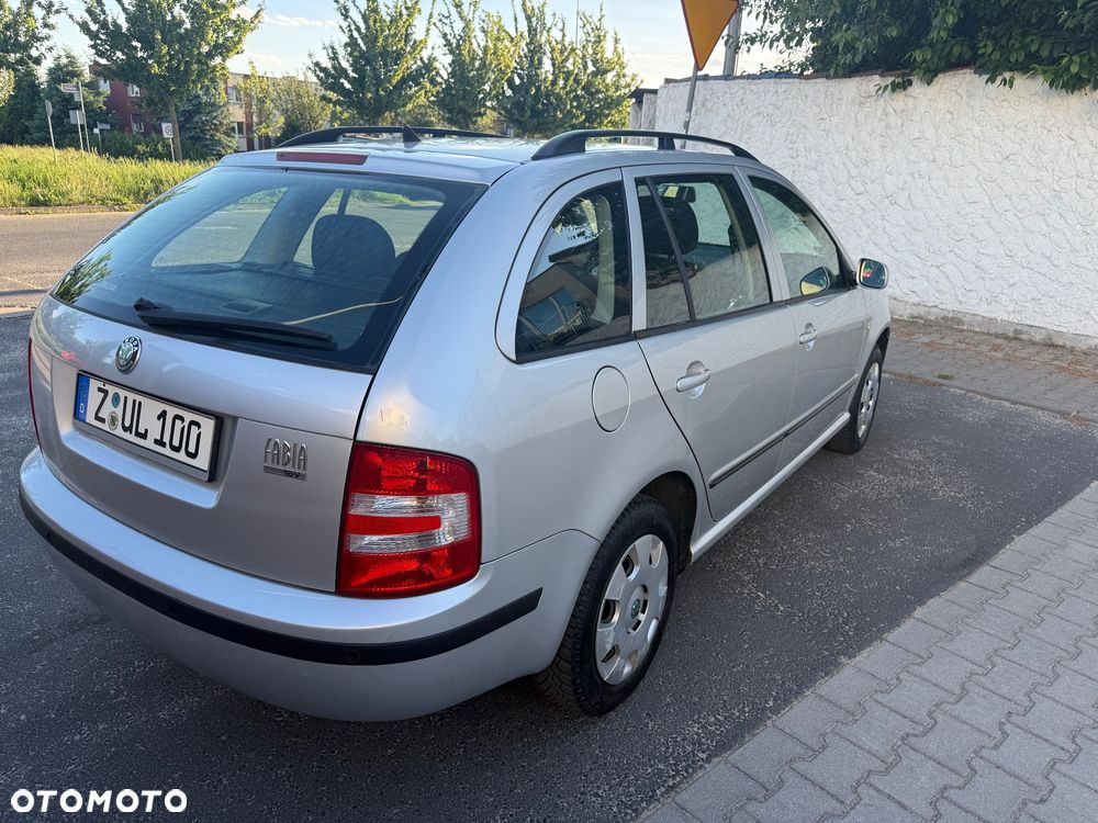 Skoda Fabia 1.4 16V Automatik Style Edition - 4