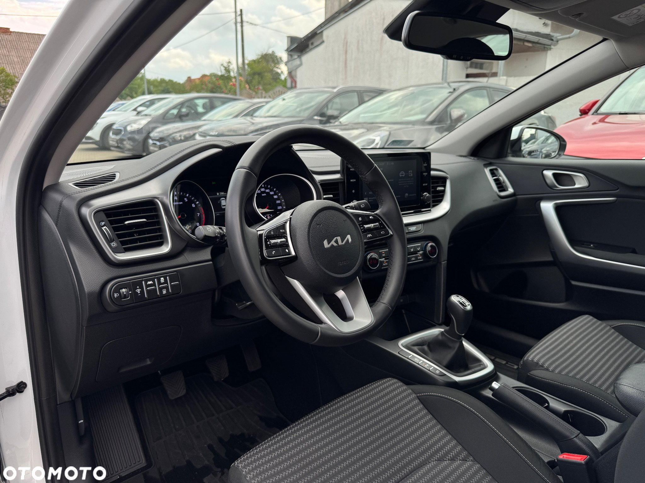 Kia Ceed 1.5 T-GDI M - 10