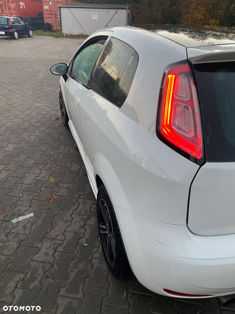 Fiat Punto 1.4 Easy S&S - 4