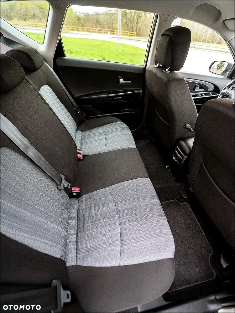 Kia Ceed - 34