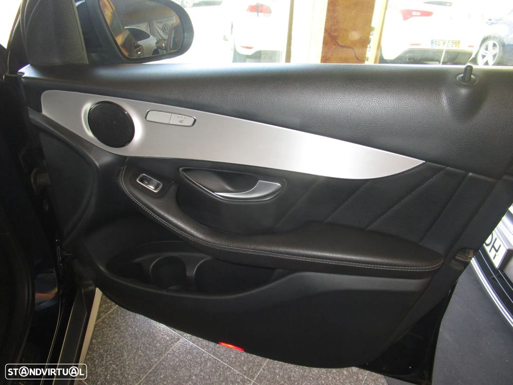 Mercedes-Benz GLC 250 d 4Matic 9G-TRONIC AMG Line - 23