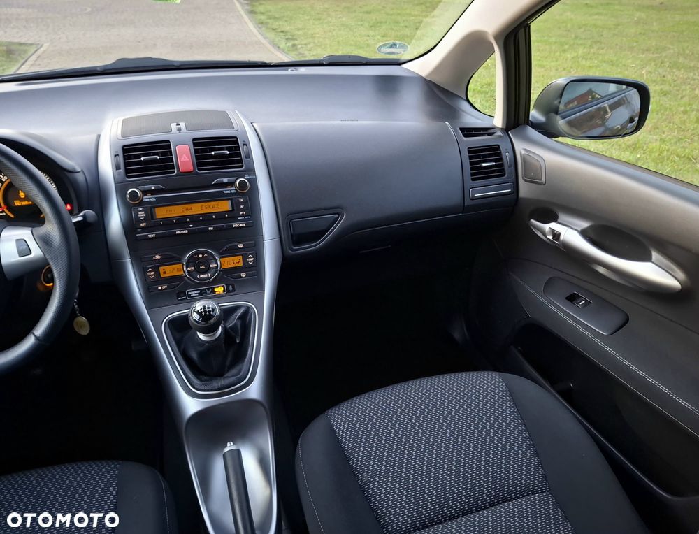 Toyota Auris 1.33 VVT-i Terra - 28