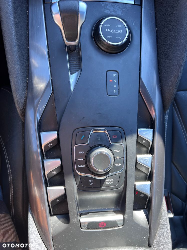 Citroën DS5 Hybrid4 EGS6 SportChic - 16