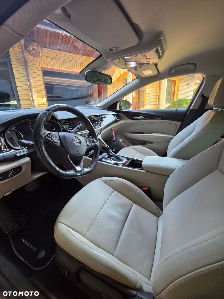 Opel Insignia 1.5 T Exclusive S&S - 10