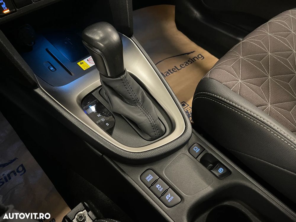 Toyota Yaris Cross 1.5 VVT-i HSD 4x2 Exclusive Elegant - 25