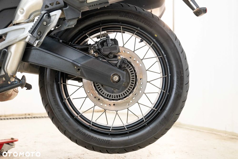 Moto Guzzi V85 - 36
