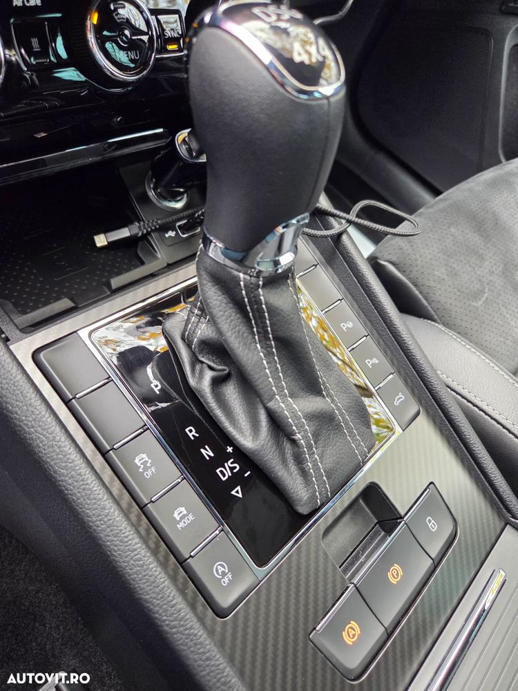 Skoda Superb 2.0 TDI DSG 4X4 Sportline - 20