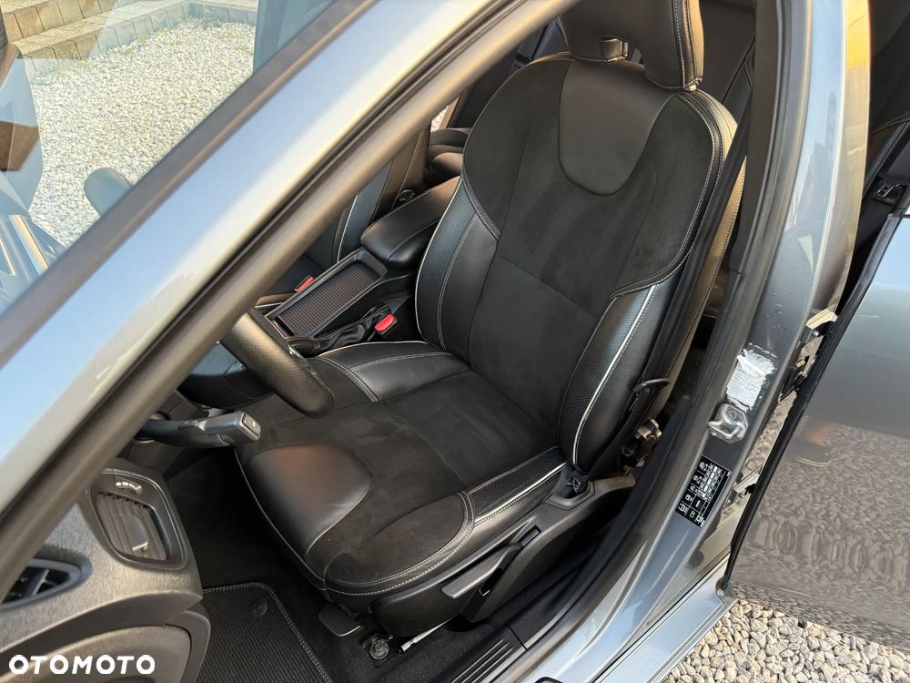 Volvo V40 D2 RDesign - 22