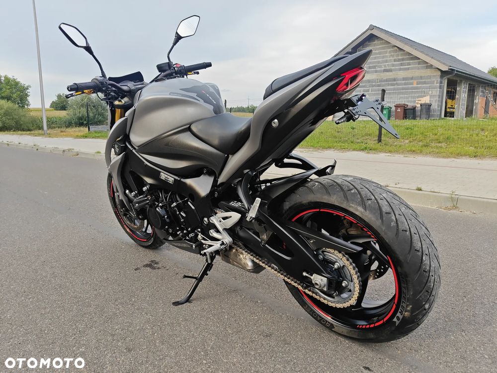 Suzuki GSX - 4
