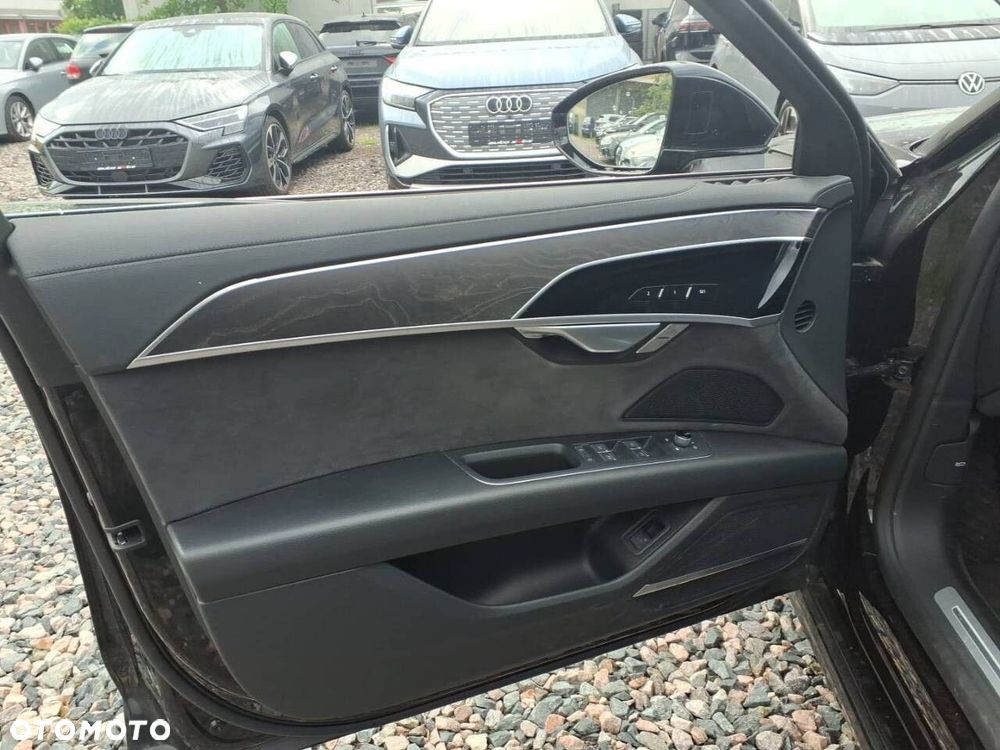 Audi A8 - 12