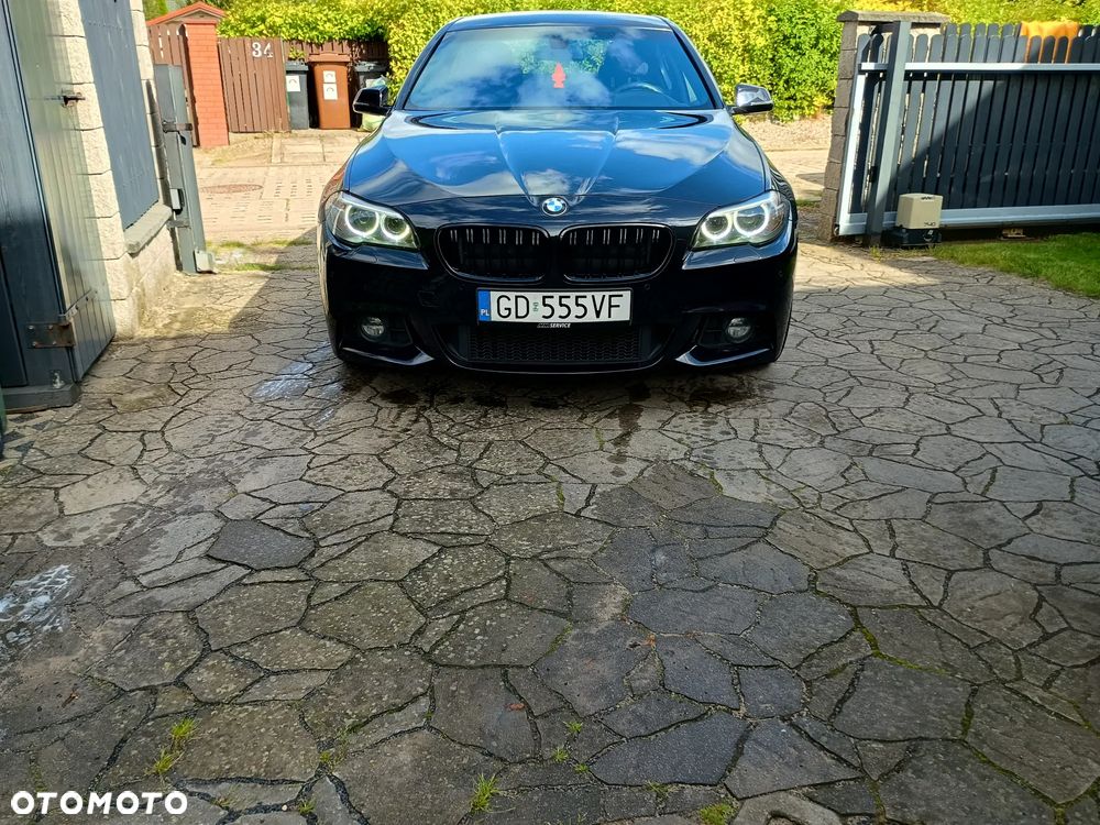 BMW Seria 5 525d xDrive - 2