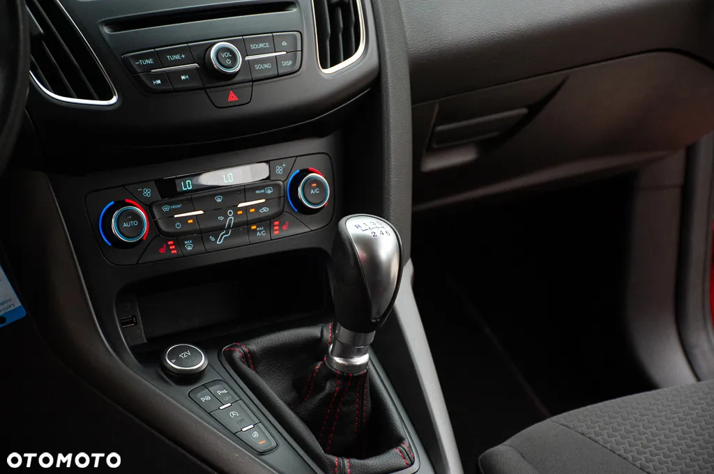 Ford Focus Turnier 1.5 EcoBoost Start-Stopp-System ST-Line - 35