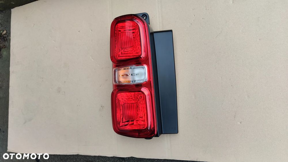 Proace Jumpy Expert 16- Lampa Tylna Lewa IDEAŁ Oryginał - 3