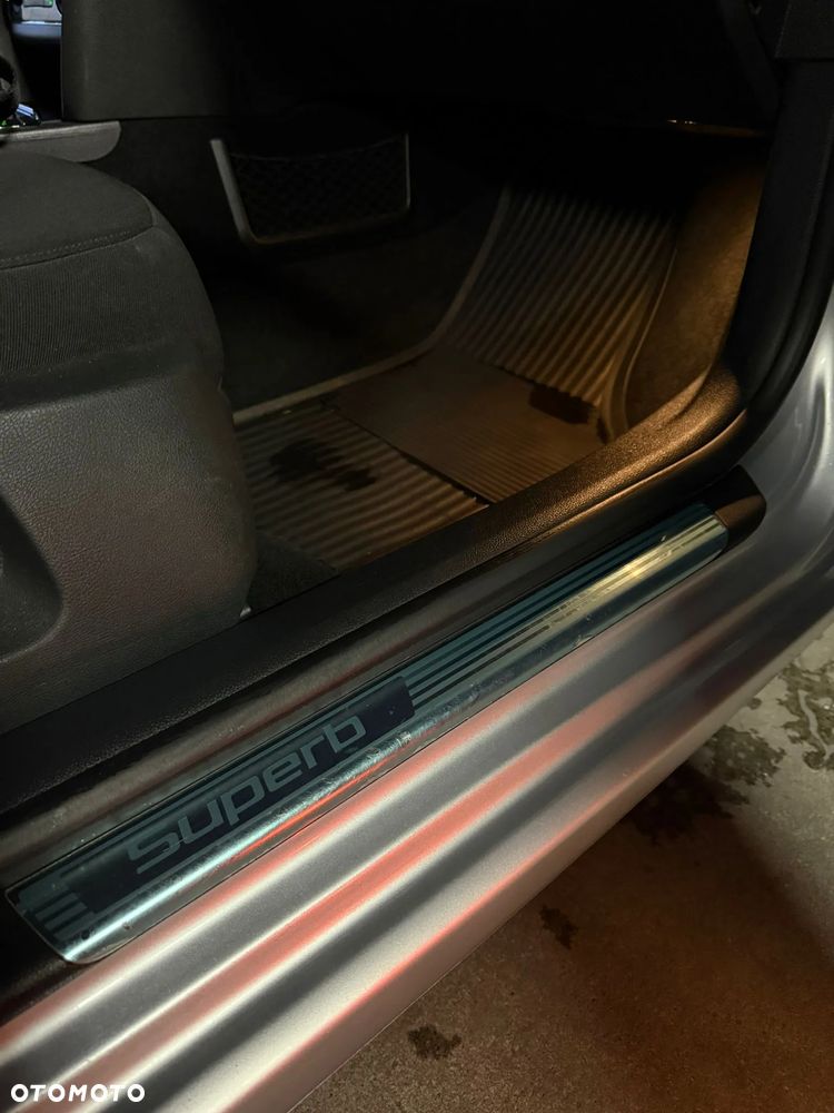 Skoda Superb 2.0 TDI Elegance Outdoor DSG - 16