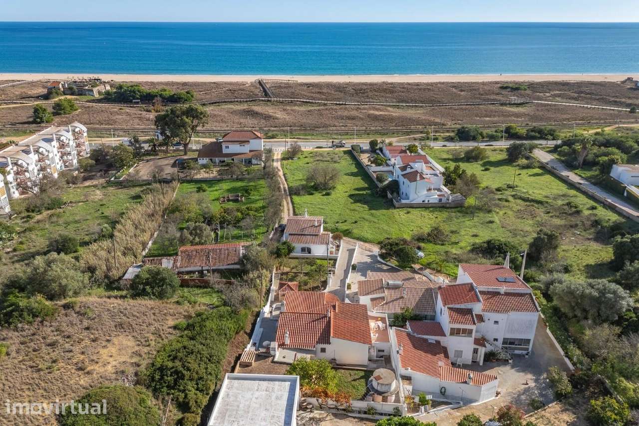 Moradia T2 em frente ao mar na Meia-Praia, em Lagos, com vista panorâm - Grande imagem: 3/51