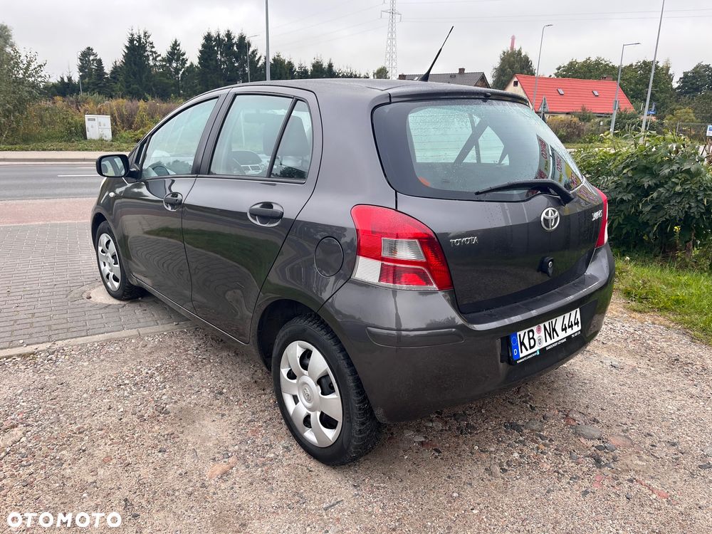 Toyota Yaris - 4