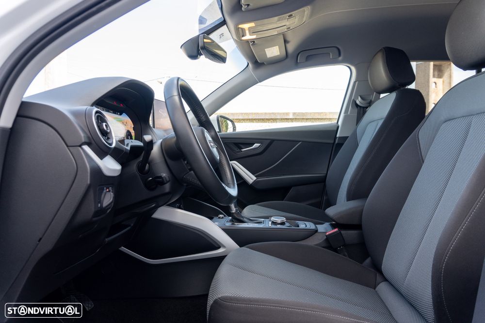 Audi Q2 30 TFSI Design S tronic - 12