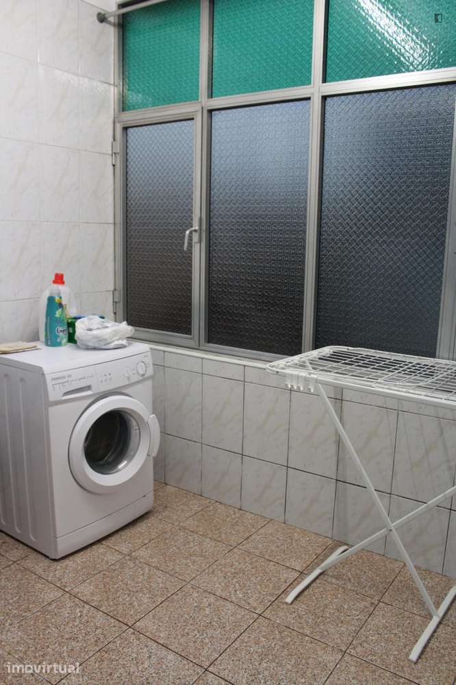 Quarto - localizado em Santa Marinha Porto - Grande imagem: 4/20