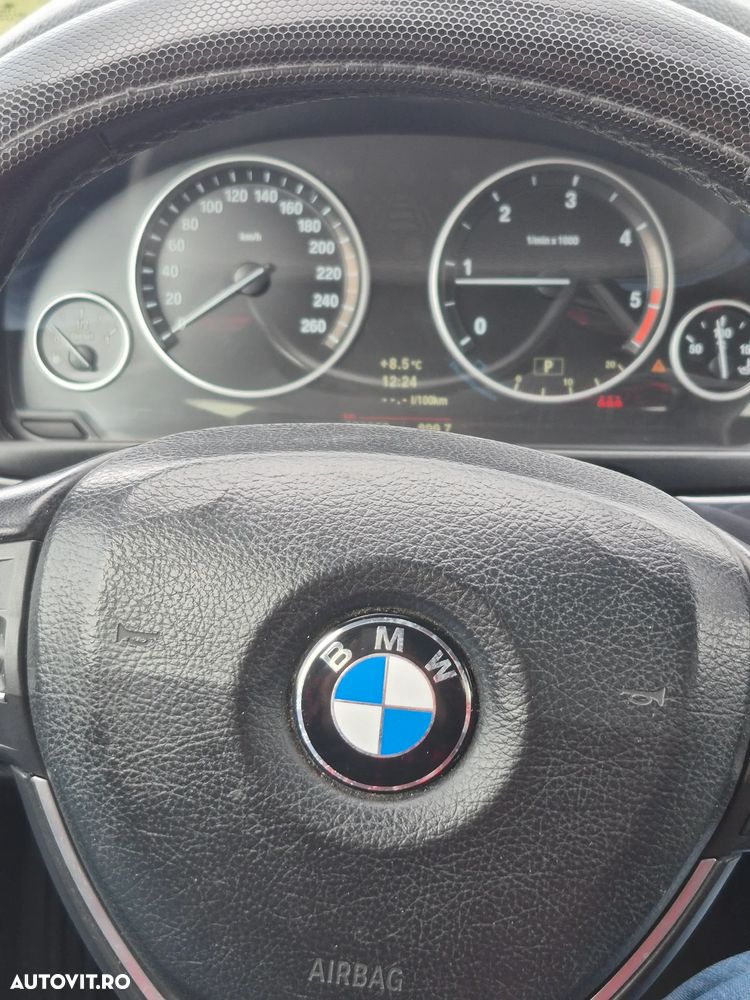 BMW Seria 5 520d - 25