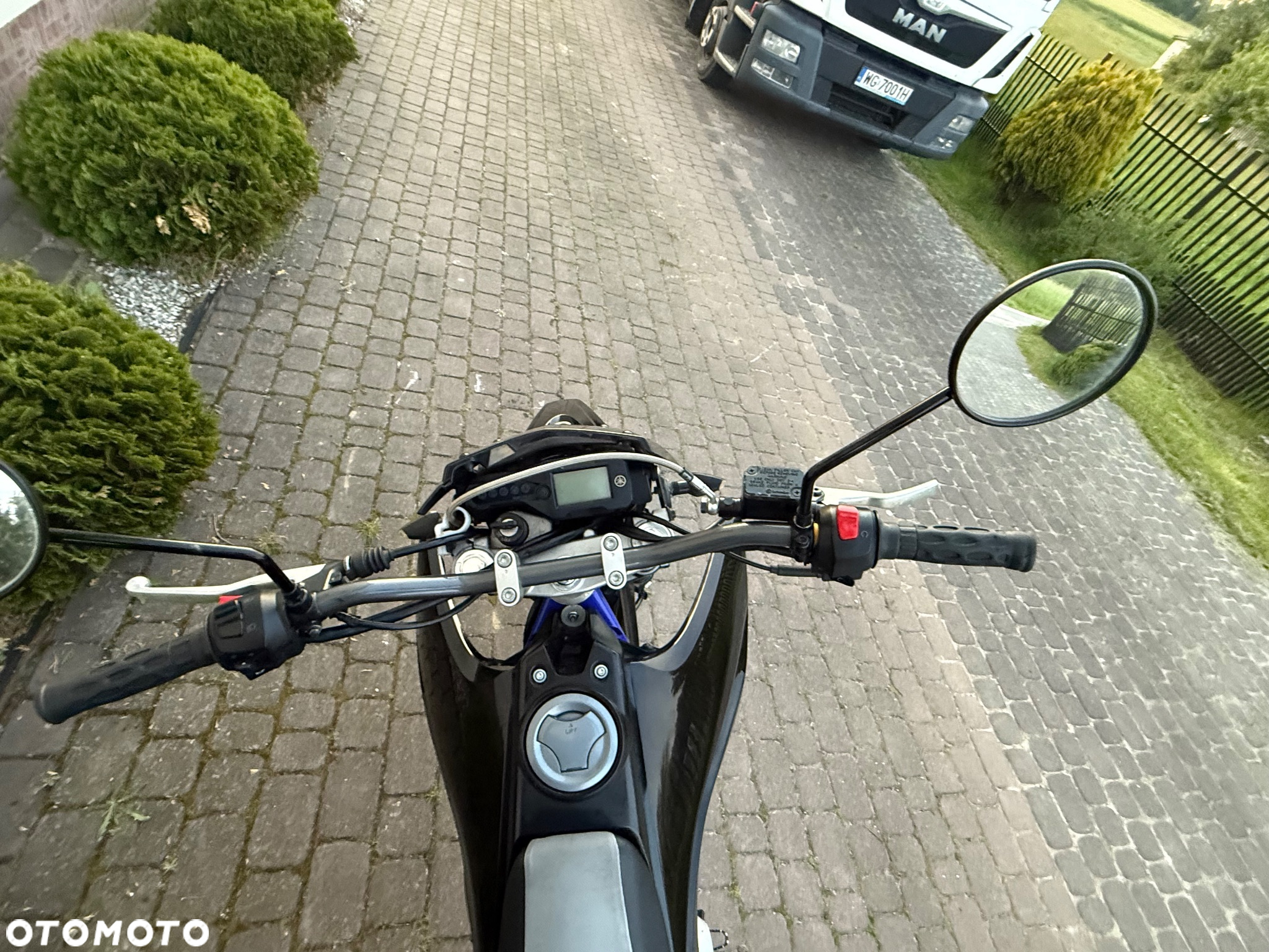 Yamaha WR - 16
