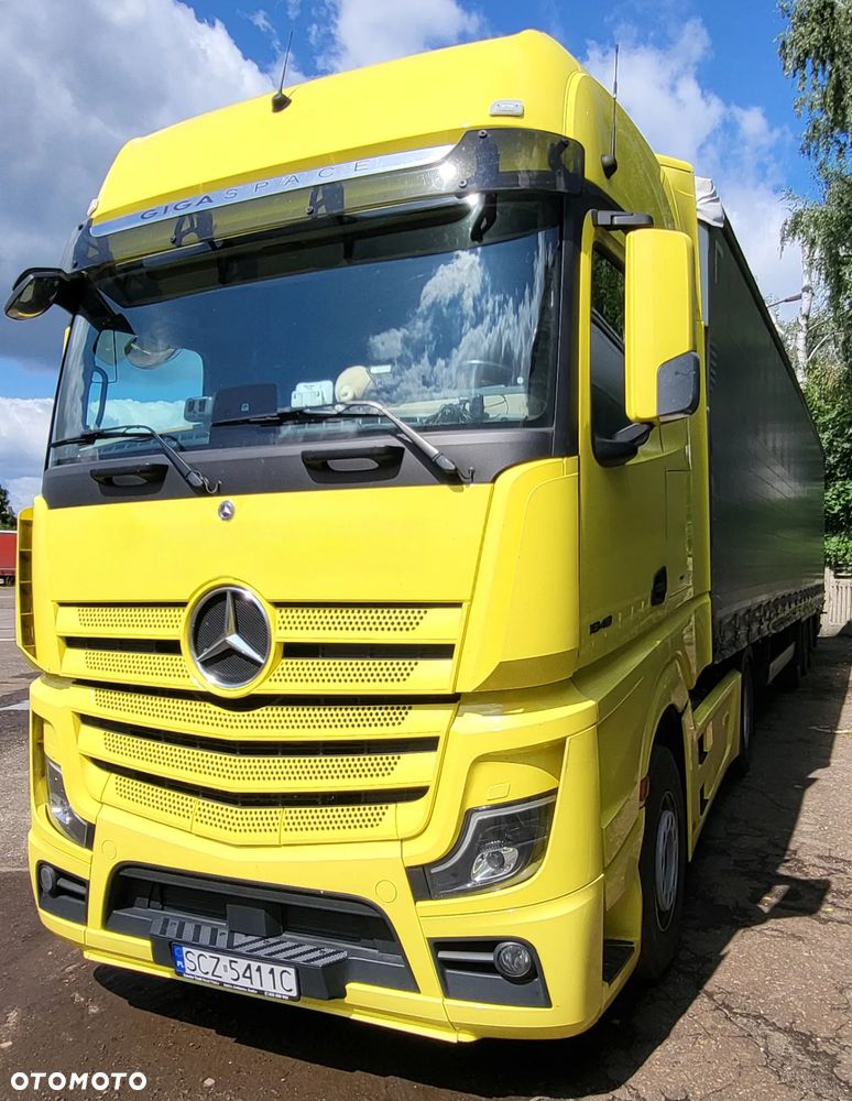 Mercedes-Benz Actros - 3