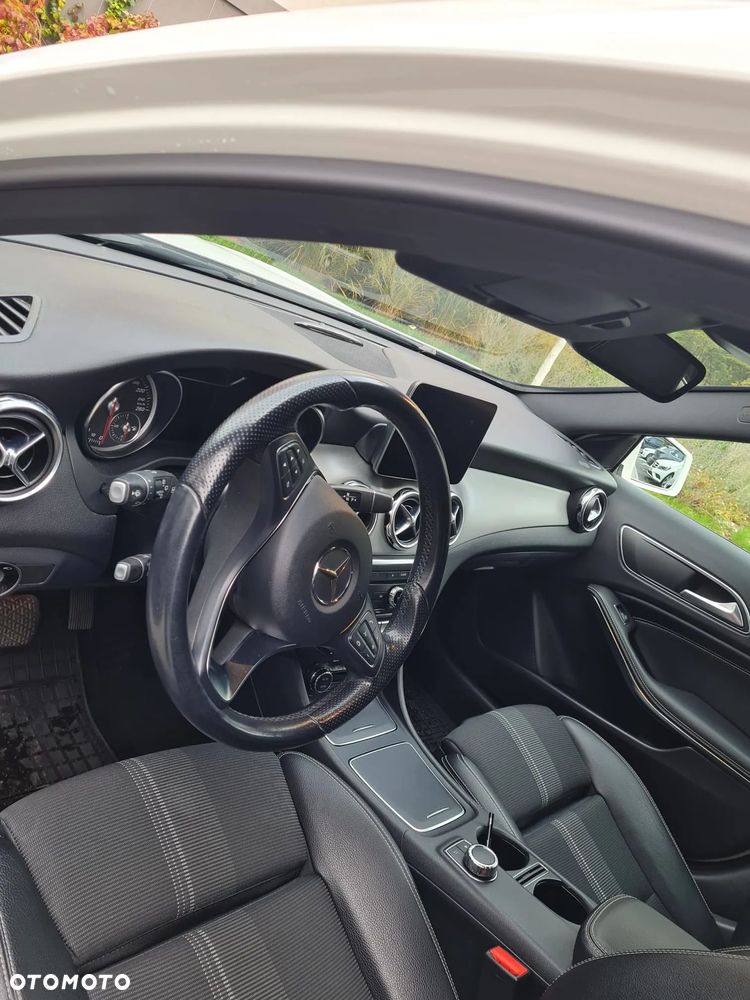 Mercedes-Benz GLA - 5