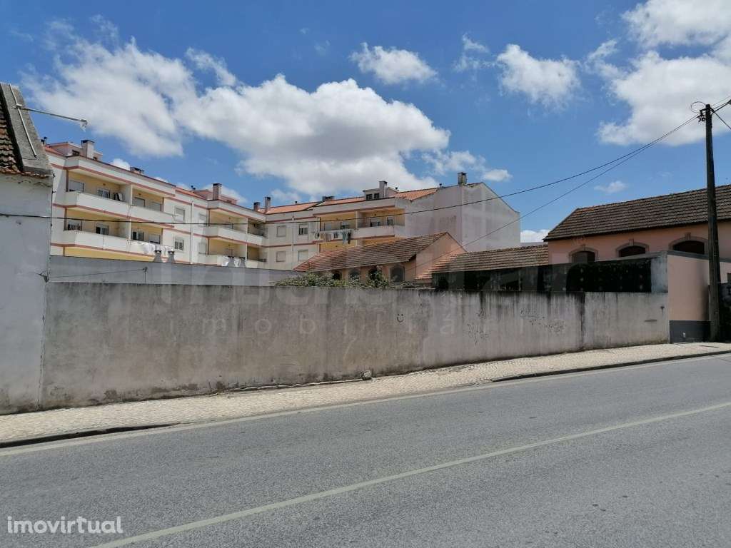 Terreno Urbano, com 647 m2 - Grande imagem: 2/10