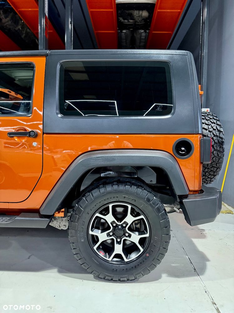 Jeep Wrangler 3.8 Sahara - 6