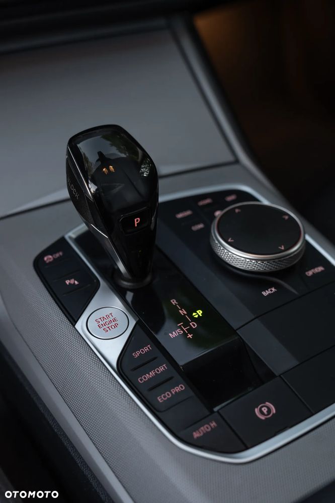 BMW Seria 3 318d MHEV - 10