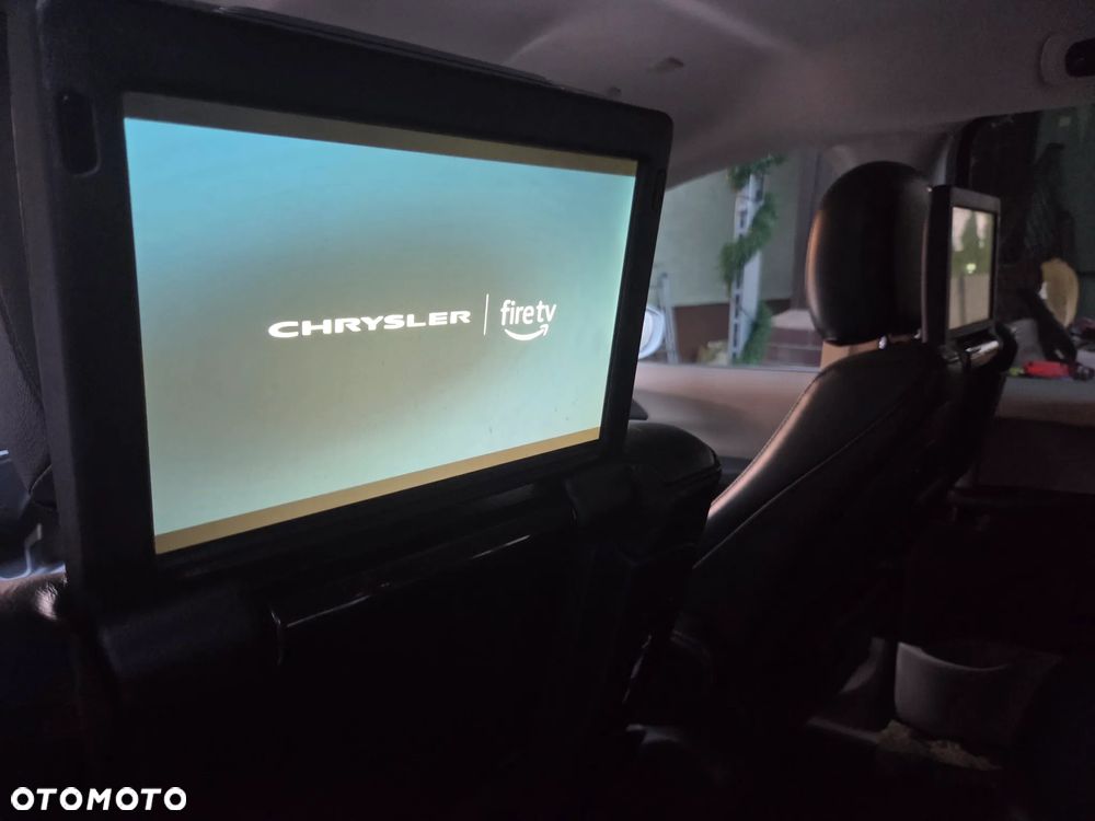 Chrysler Pacifica - 30