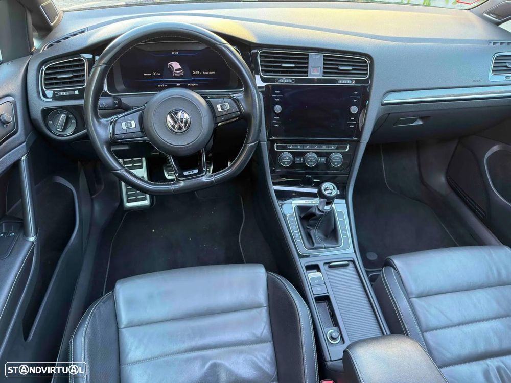 VW Golf R 4Motion (BlueMotion ) - 34