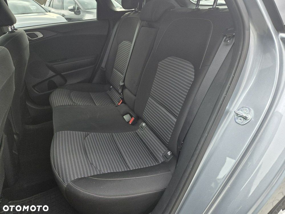 Kia Ceed 1.5 T-GDI M - 14