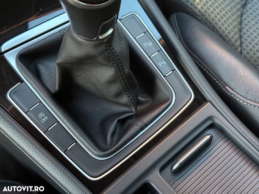 Volkswagen Golf 2.0 TDI (BlueMotion Technology) Highline - 21