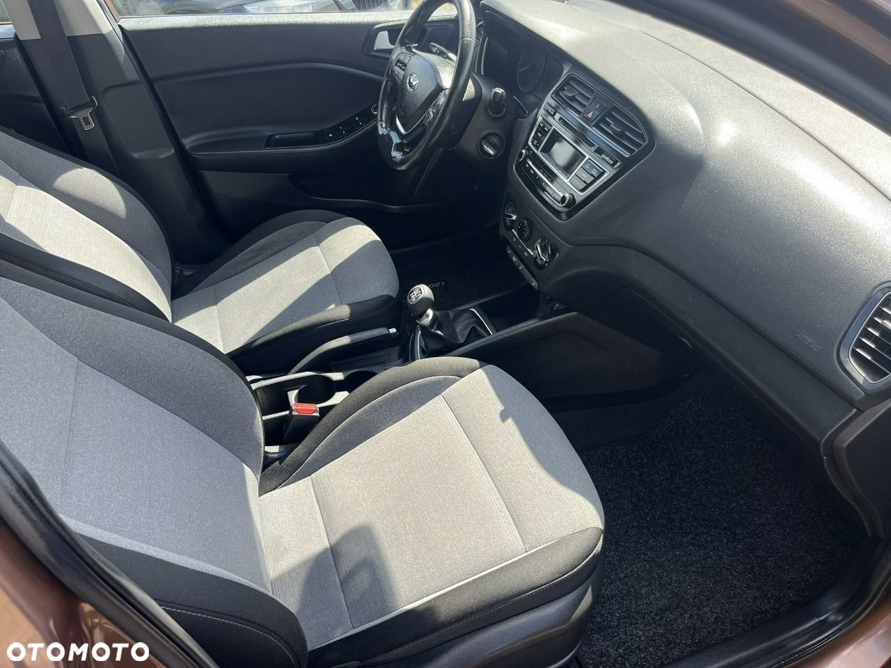 Hyundai i20 - 13