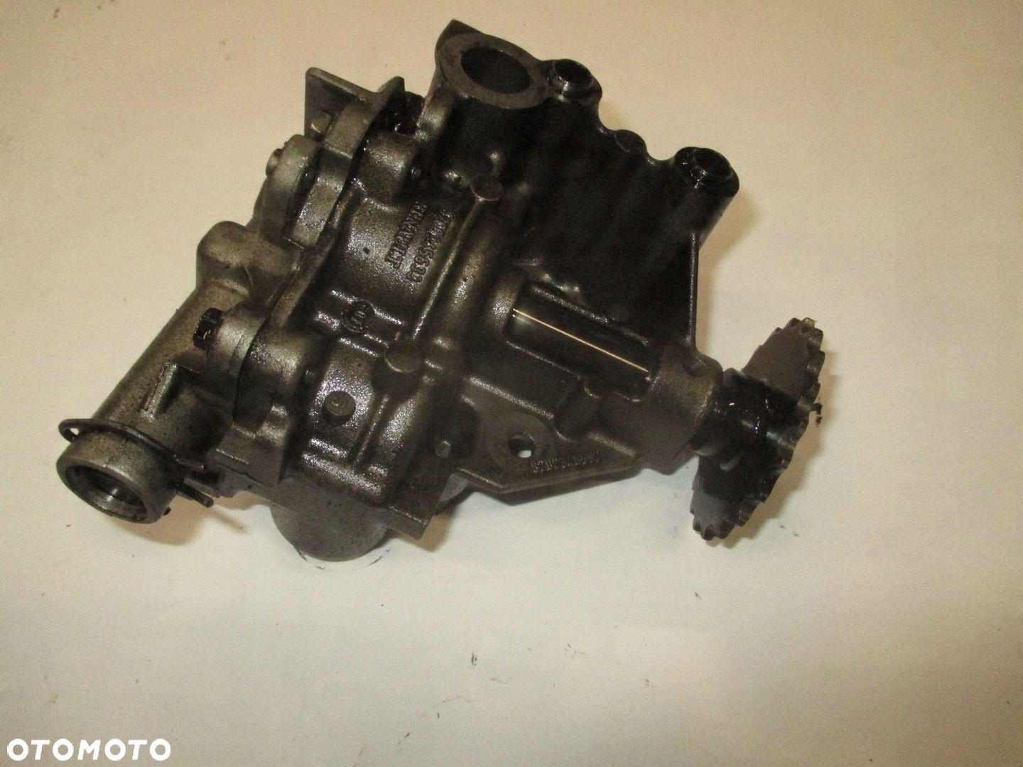 Pompa oleju 8200345633 Trafic Vivaro 2.0 dci - 1