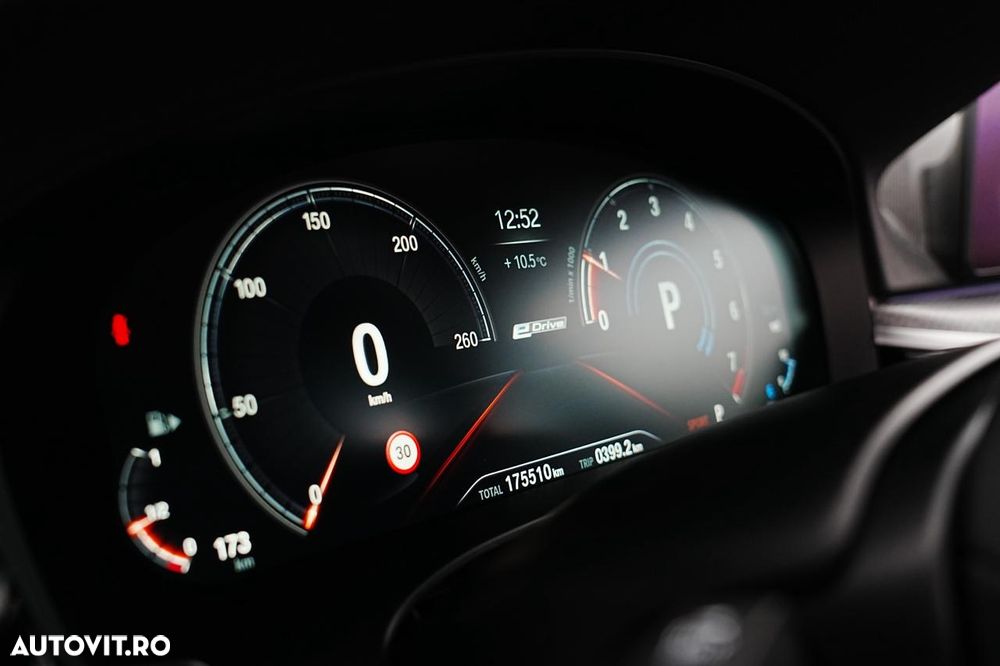 BMW Seria 5 530e Aut. M Sport Edition - 15