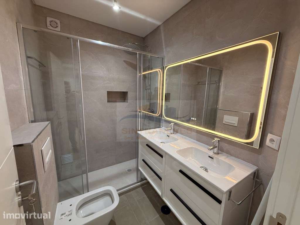 Apartamento T1+1 totalmente remodelado com quintal - Amadora - Grande imagem: 2/8
