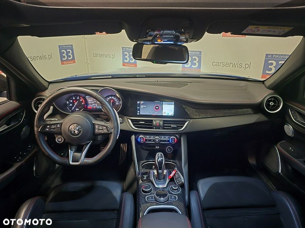Alfa Romeo Giulia 2.0 Turbo 16V AT8-Q4 Estrema - 17