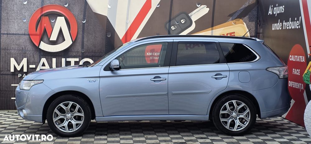 Mitsubishi Outlander - 3