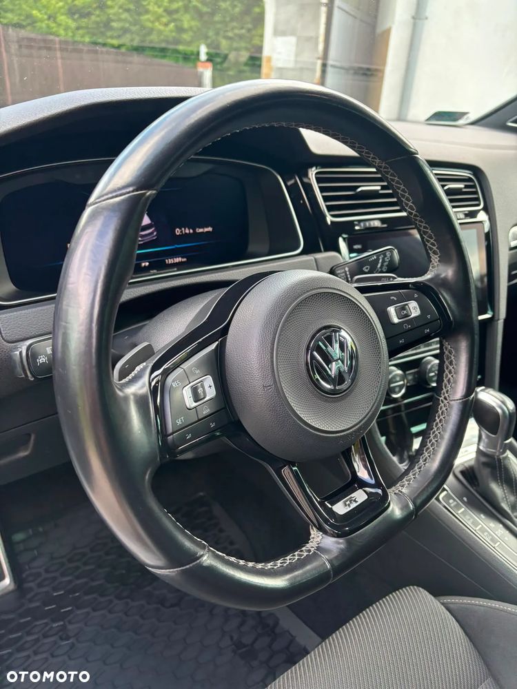 Volkswagen Golf - 27