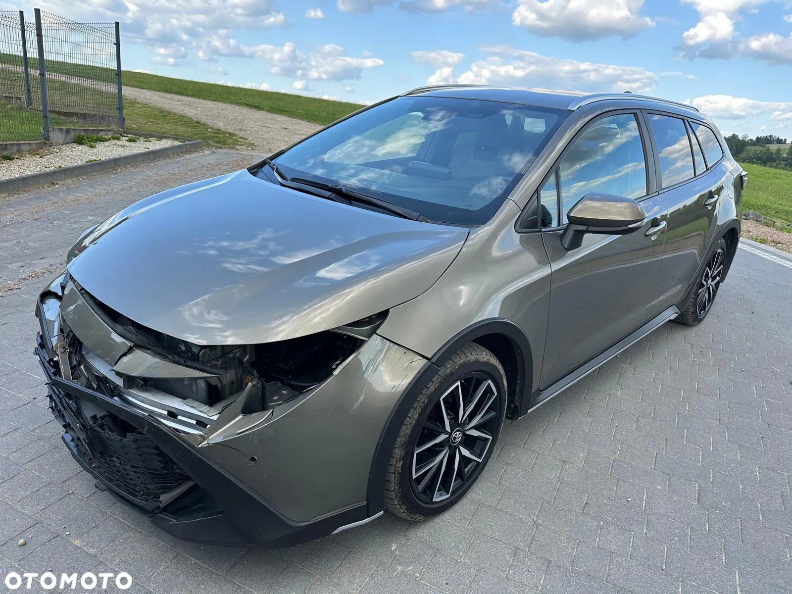 Toyota Corolla 2.0 Hybrid Trek - 3